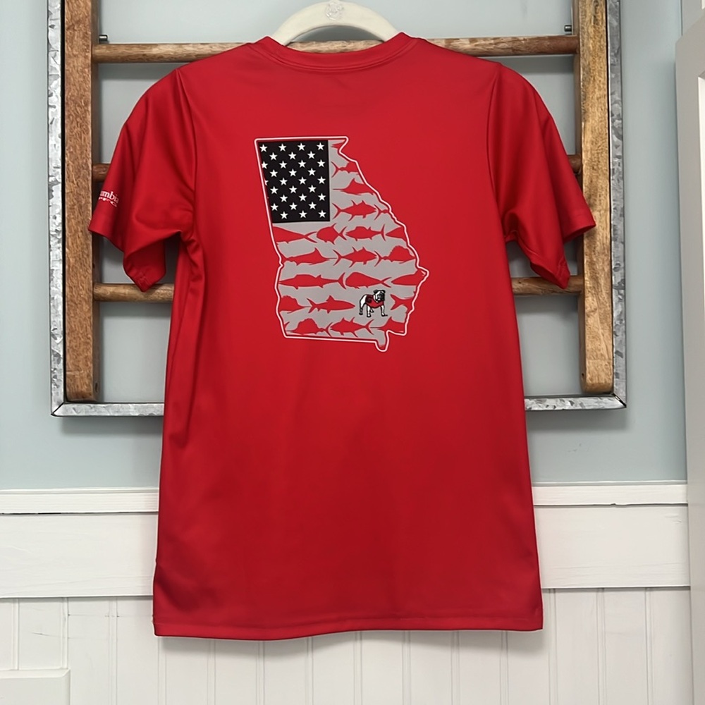 Boys, Columbia performance shirt, university of Georgia UGA size medium